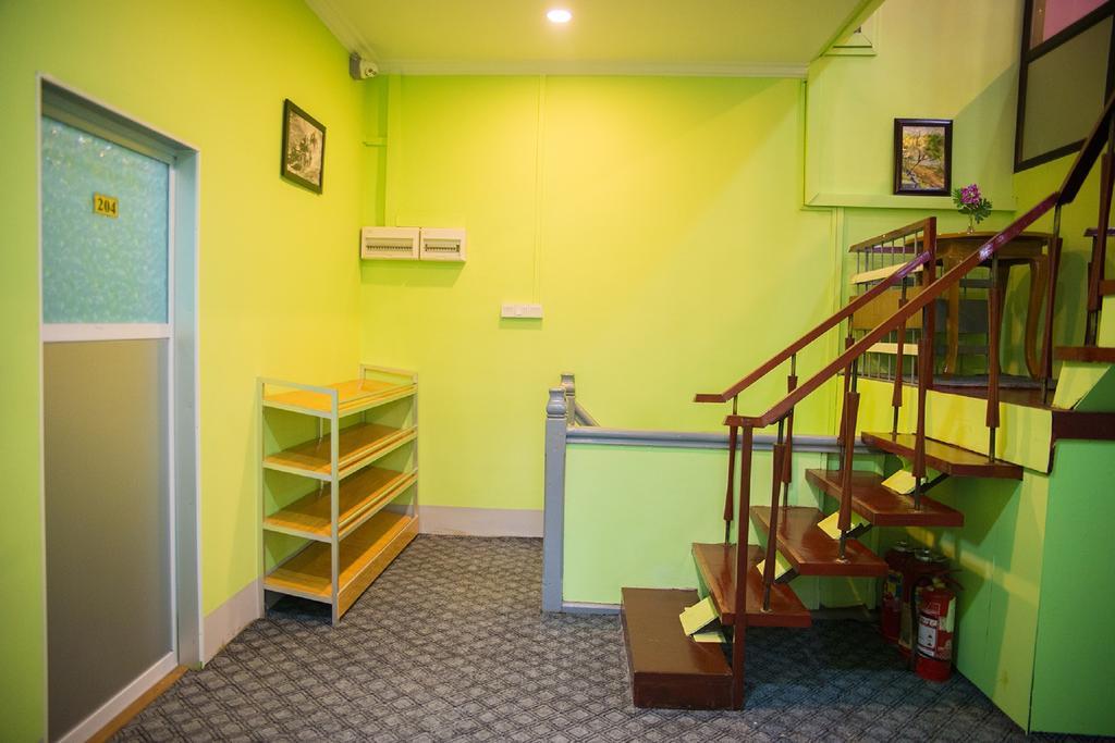 The Sat Yangon Vandrehjem Eksteriør billede
