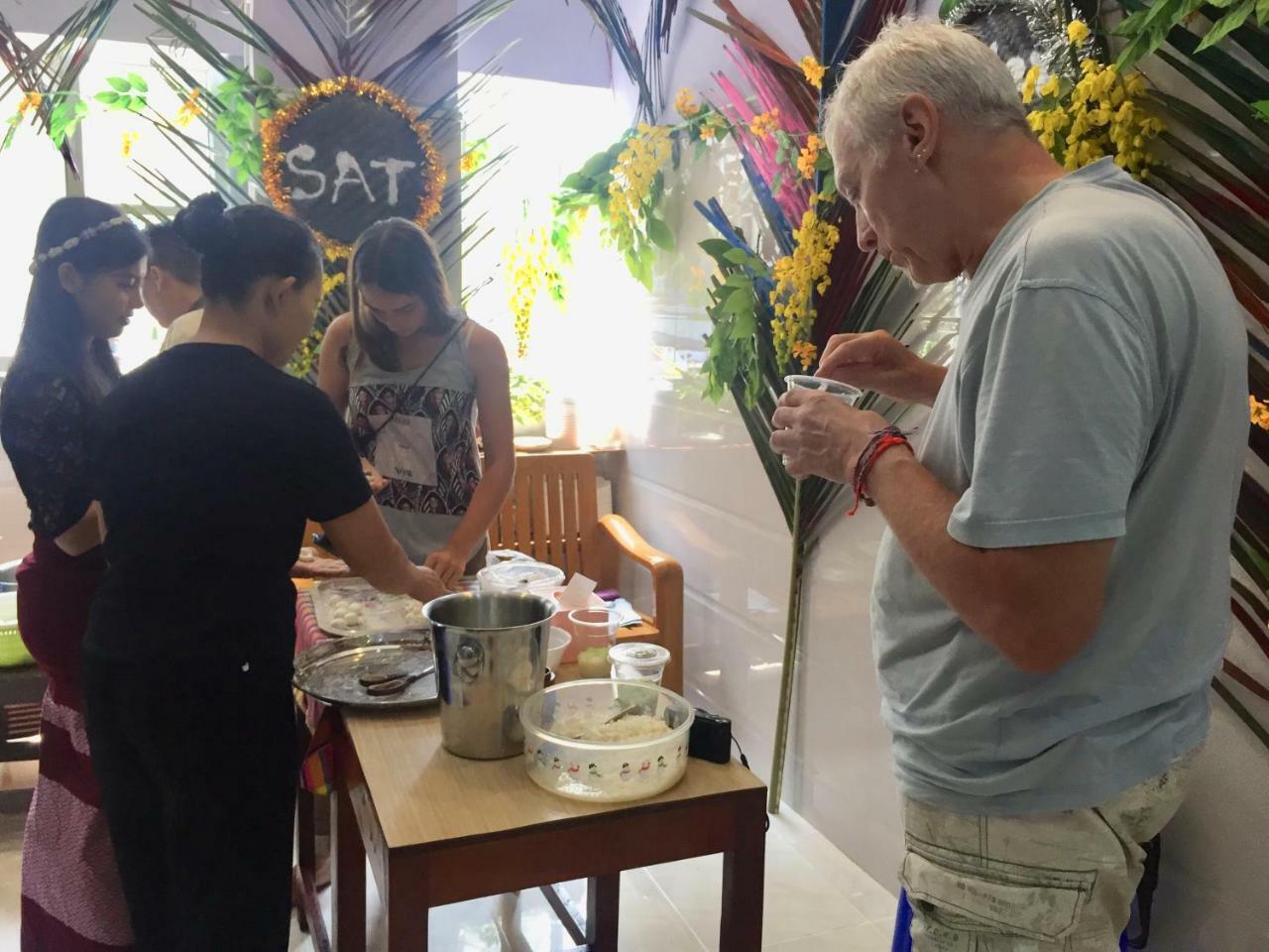 The Sat Yangon Vandrehjem Eksteriør billede